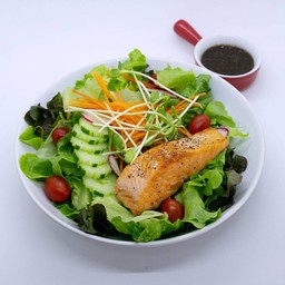 สลัดแซลมอนย่าง