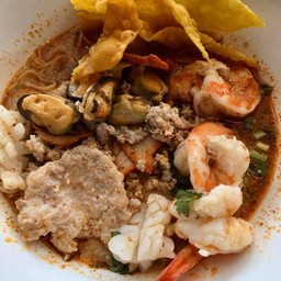 ก๋วยเตี๋ยวต้มยำทะเล พิเศษ