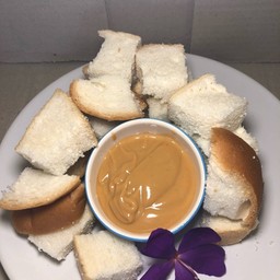 ขนมปังนึ่งสังขยาชาไทย
