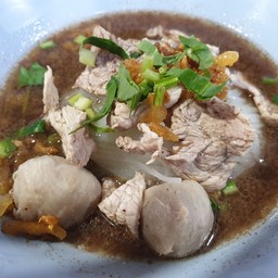 ก๋วยเตี๋ยวเรืออยุธยา ตลาดเปิดท้ายโลตัสพระราม2