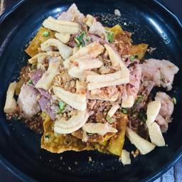 ยำ กากหมูเจียว + เกี๊ยวกรอบ
