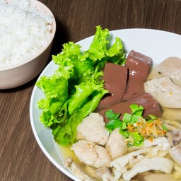 เกาเหลาเลือดหมูเฮียฮั้ว