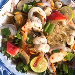 ยำแสบแซ่บซี้ด by แป้ง