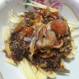 ยำมะม่วง น้ำปลาร้า+น้ำปลาหวาน