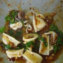 กะเพรา ปลาหมึก