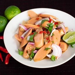 .ยำไส้กรอก