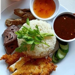 ข้าวมันไก่ทอดพิเศษ