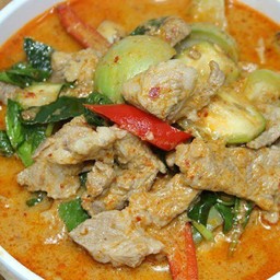 แกงกะทิหมู