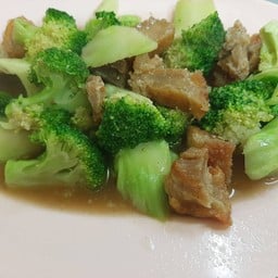 บล็อคโคลี่หมูกรอบ
