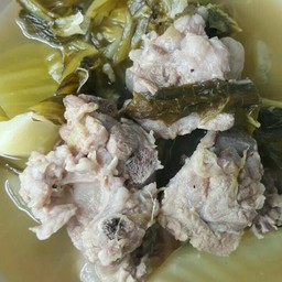 กระดูกอ่อนหมูต้มผักกาดดอง