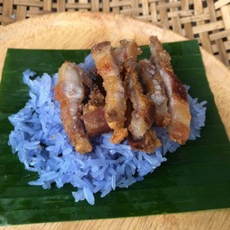 ข้าวเหนียวหมูทอด