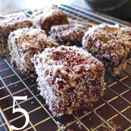 Chocolate lamington