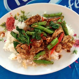ผัดพริกแกงหมู