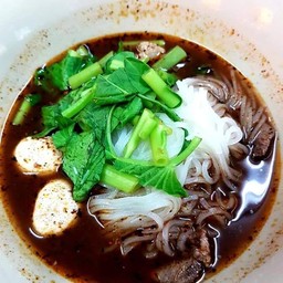 ก๋วยเตี๋ยวเรือน้ำตกหมู