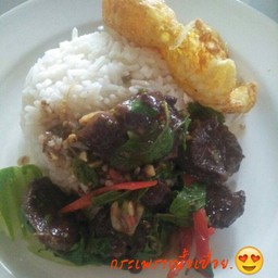 ข้าวราดกระเพราเนื้อเปื่อย