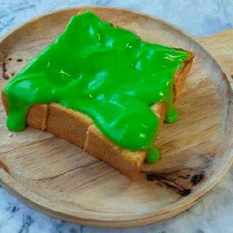 ขนมปังปิ้งสังขยาใบเตย