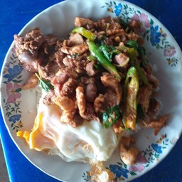 ข้าวผัดกระเพรา