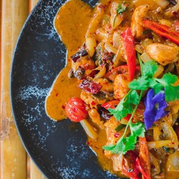 ข้าวราดเนื้อปลาแซลมอนพริกเผา