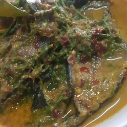 แกงคั่วปลาดุกชะอม