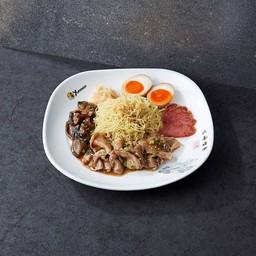 บะหมี่หมูสไลซ์ยูนนานทรงเครื่อง