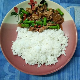 กระเพาะเนื้อชิ้นราดข้าว