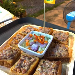 ขนมปังหน้าไก่