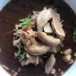 ก๋วยเตี๋ยวเครื่องในหมูธรรมดา