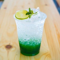 น้ำแอปเปิ้ลเขียวอิตาเลี่ยนโซดา