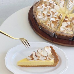 LEMON MERINGUE TART