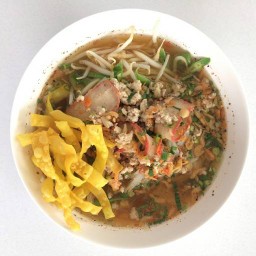 บะหมี่หมูเเดง (เเม่สอด)