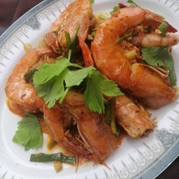 กุ้งใหญ่ ผัดน้ำพริกเผา
