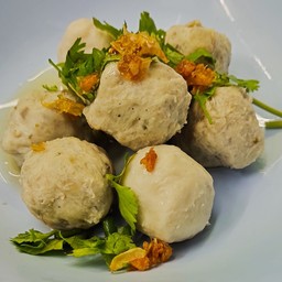 ลูกชิ้นหมูลวก