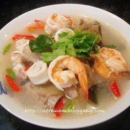 ต้มยำรวมมิตรน้ำใส