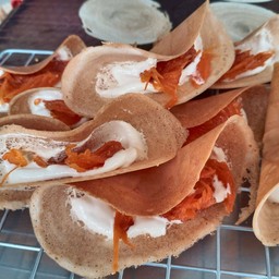 ขนมเบื้องไส้เค็มมะพร้าว