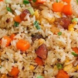 ข้าวผัดกุนเชียง