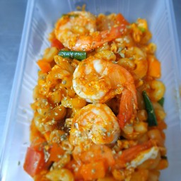 ผัดมักกะโรนีกุ้งสด