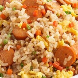 ข้าวผัดไส้กรอก