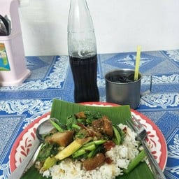 ป้านางตามสั่ง (กระเพราถาด) ซอยสุภาพงษ์3