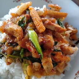 ผัดพริกเผาราดข้าว