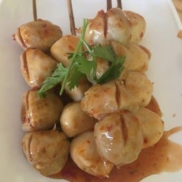 ลูกชิ้นปิ้งน้ำจิ้มเยิ้มมมมมมมม โลตัส สาขา ลาดกระบัง