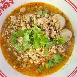 ก๋วยเตี๋ยวหมูต้มยำ