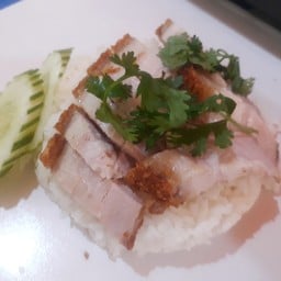 ข้าวหมูกรอบ