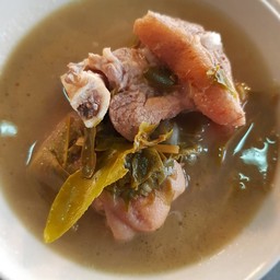 ขาหมูใบชะมวง