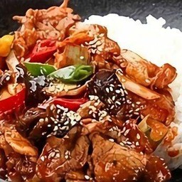 Spicy stir fried Pork with Rice หมูเผ็ดราดข้าว