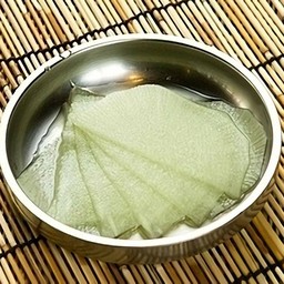 picked slice white Radish หัวไช้ท้าวดอง