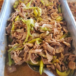 หมูผัดพริกหยวก