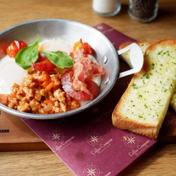 ไข่กะทะ และขนมปัง