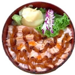 ข้าวหน้าแซลมอนไซเกียว