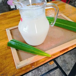 เต้าฮวยนมสดร้อน