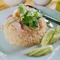 บูมข้าวมันไก่ ไก่สามสาย